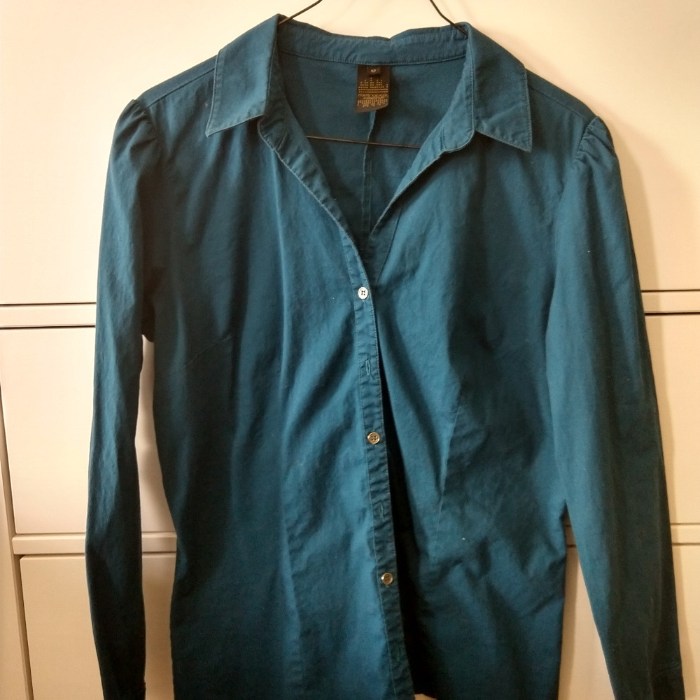 Buttons down shirt